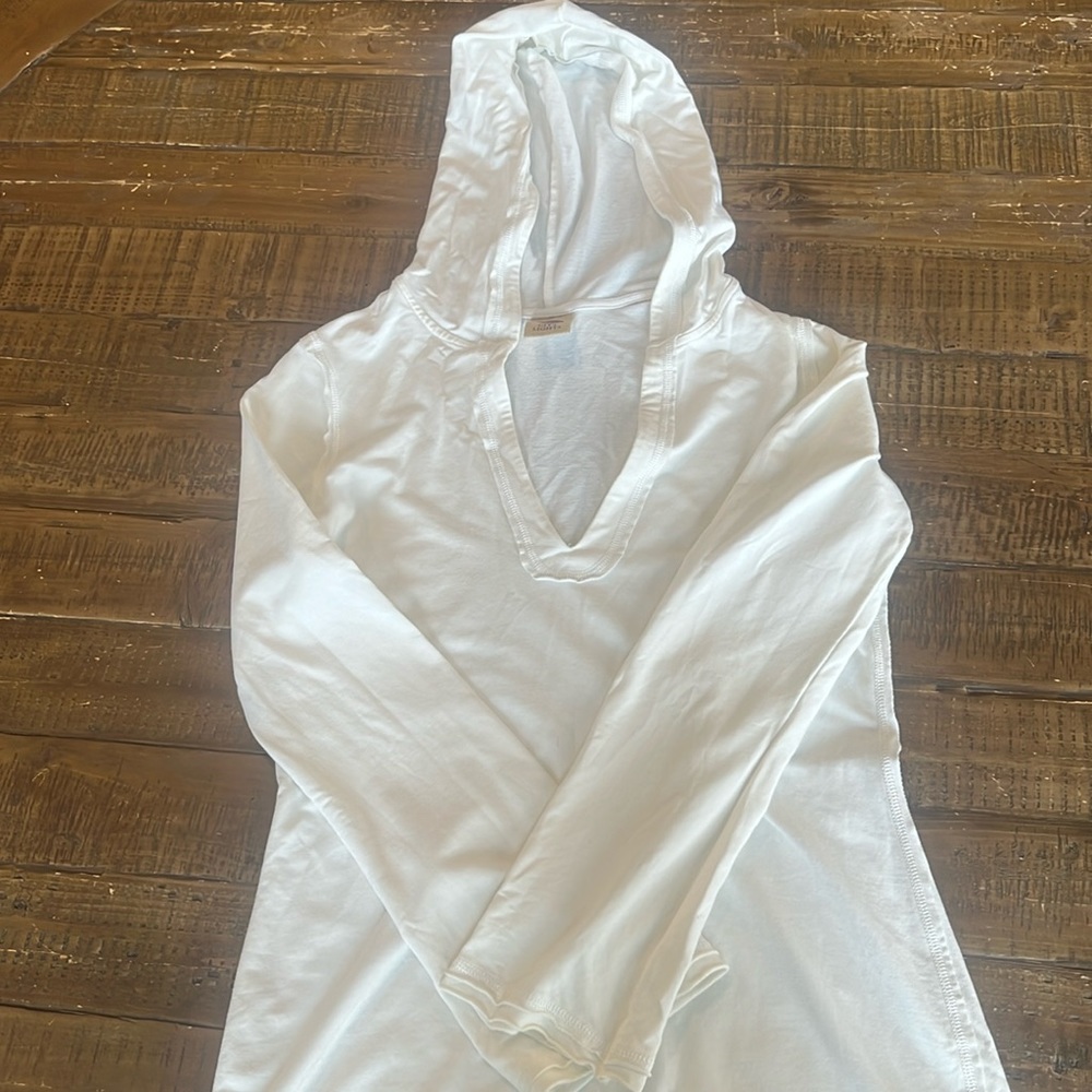 City lights hoodie. Size medium.